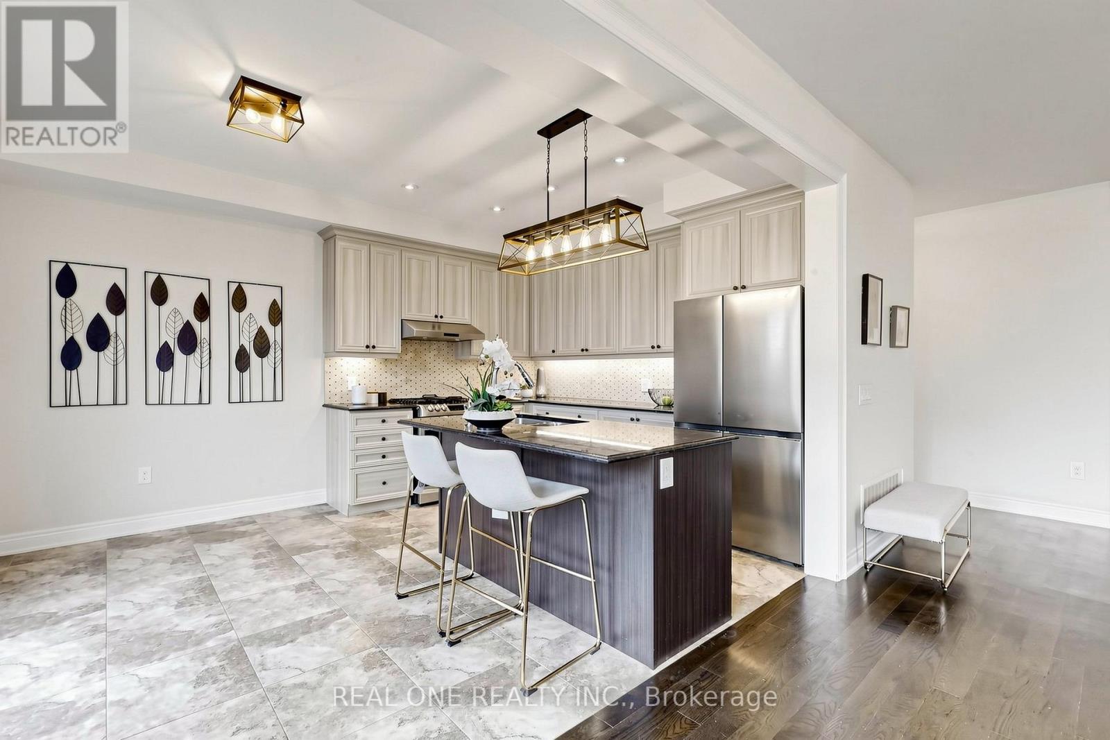 26 Mondial Crescent, East Gwillimbury (Queensville), Ontario  L0G 1R0 - Photo 12 - N13020774