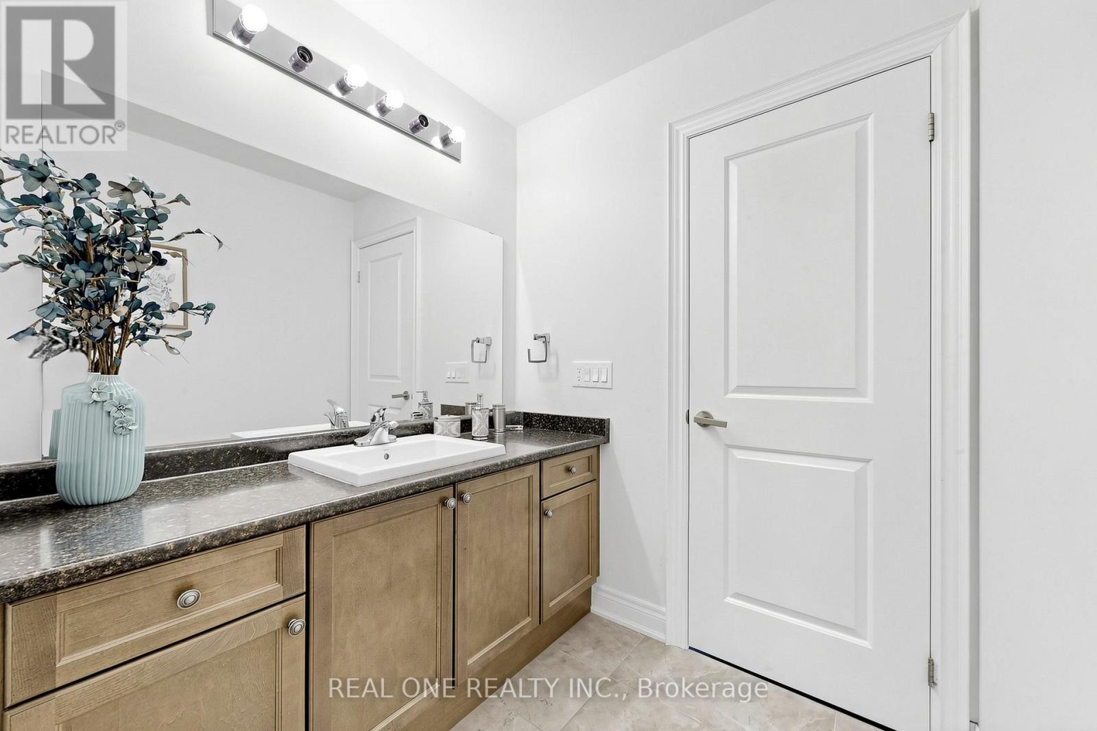 26 Mondial Crescent, East Gwillimbury (Queensville), Ontario  L0G 1R0 - Photo 38 - N13020774