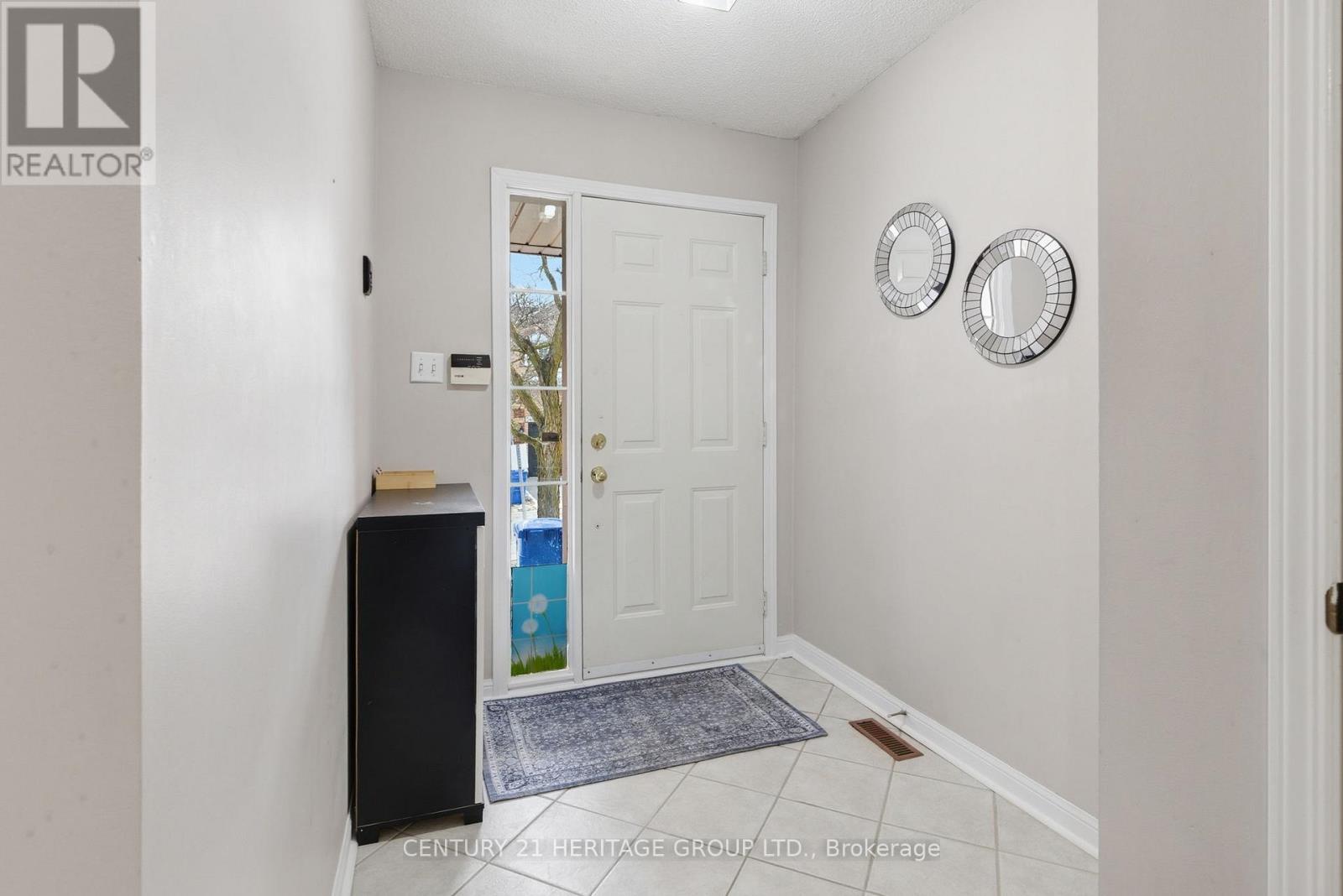 24 - 551 Tugwell Place, Newmarket, Ontario  L3Y 8S5 - Photo 2 - N13020852