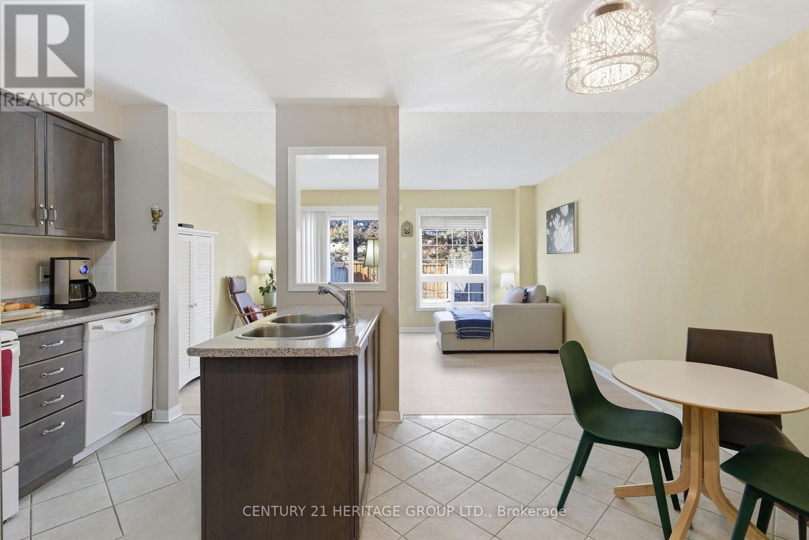 24 - 551 Tugwell Place, Newmarket, Ontario  L3Y 8S5 - Photo 3 - N13020852