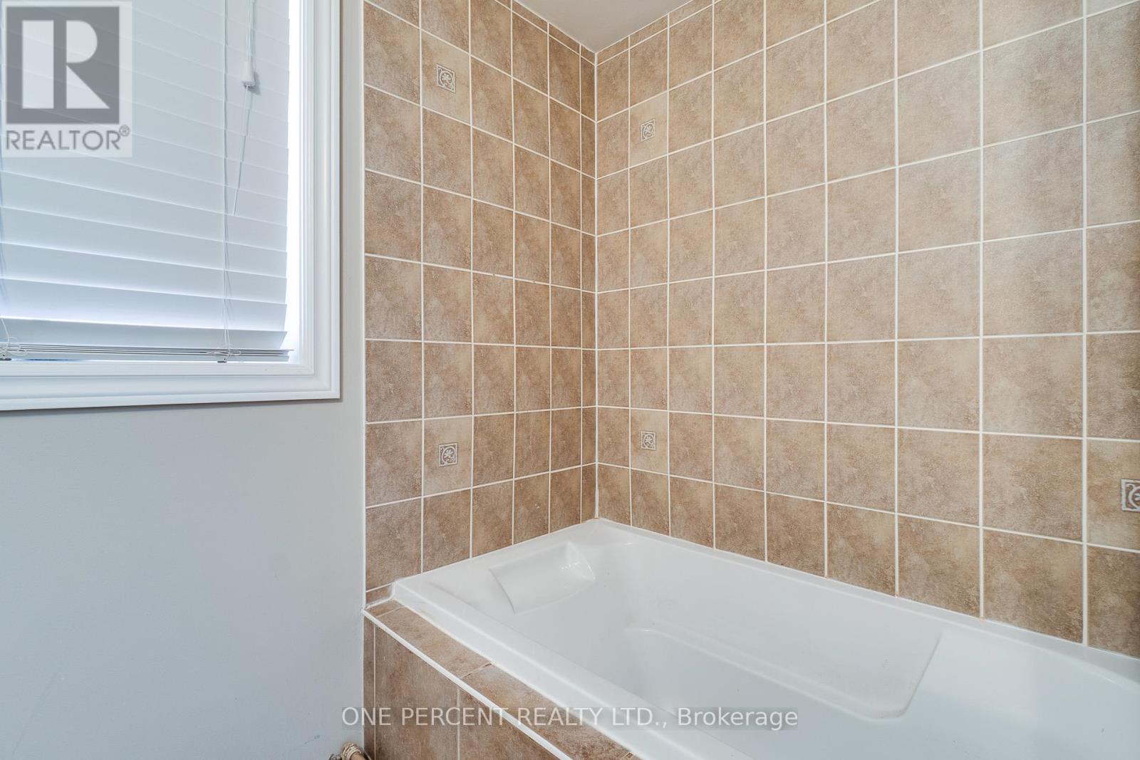 38 Bowkett Drive, Richmond Hill, Ontario  L4E 0J7 - Photo 33 - N13020876