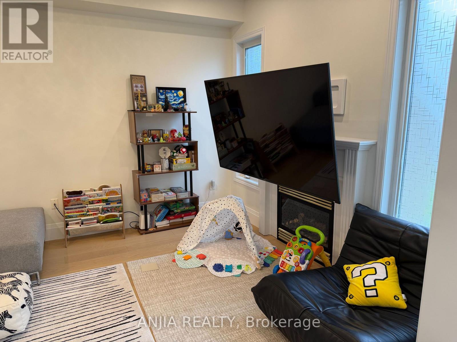 265 Hammersly Boulevard, Markham, Ontario  L6E 2E3 - Photo 8 - N13020914