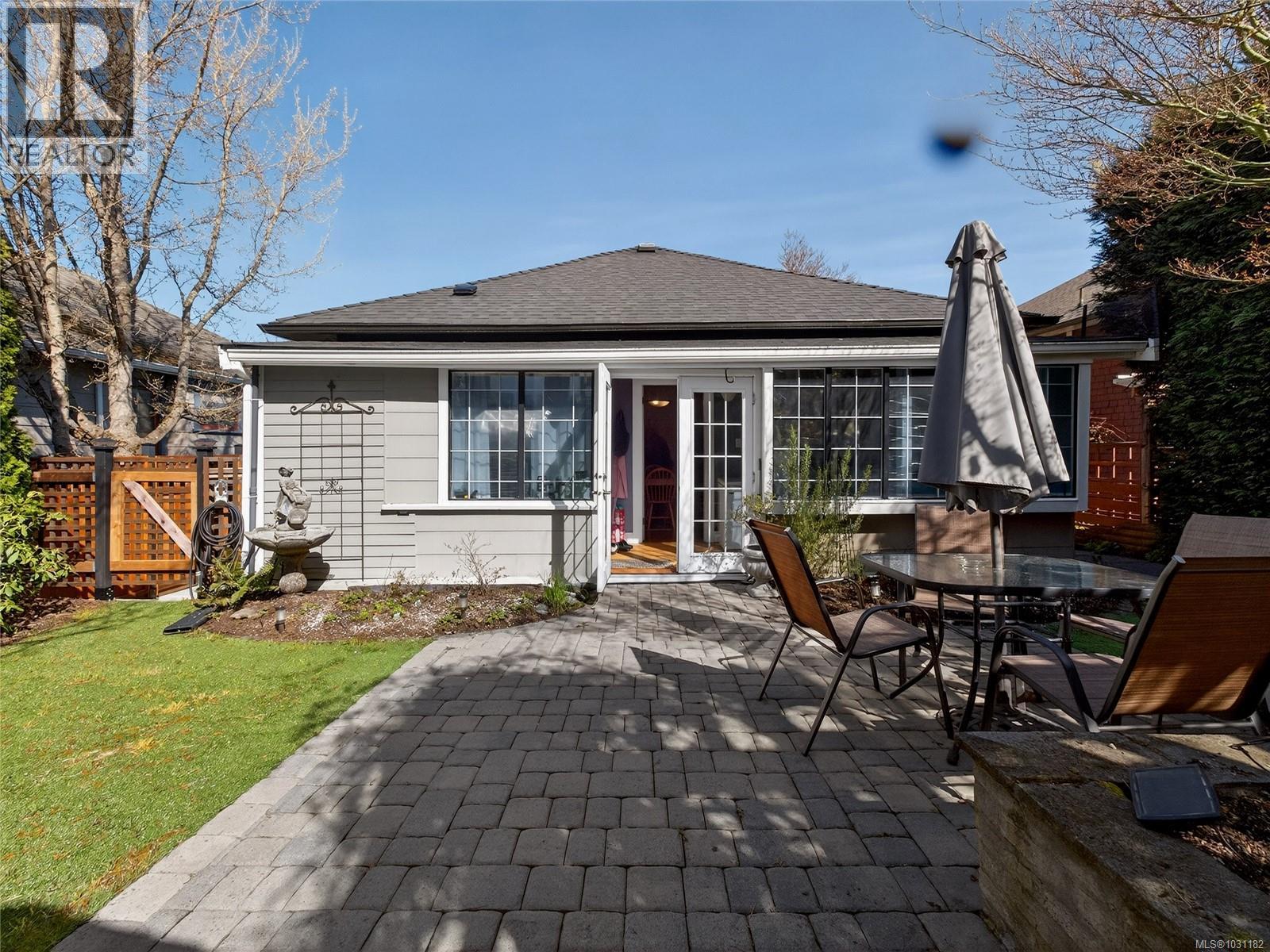 1419 Haultain St, Victoria, British Columbia  V8R 2J6 - Photo 39 - 1031182