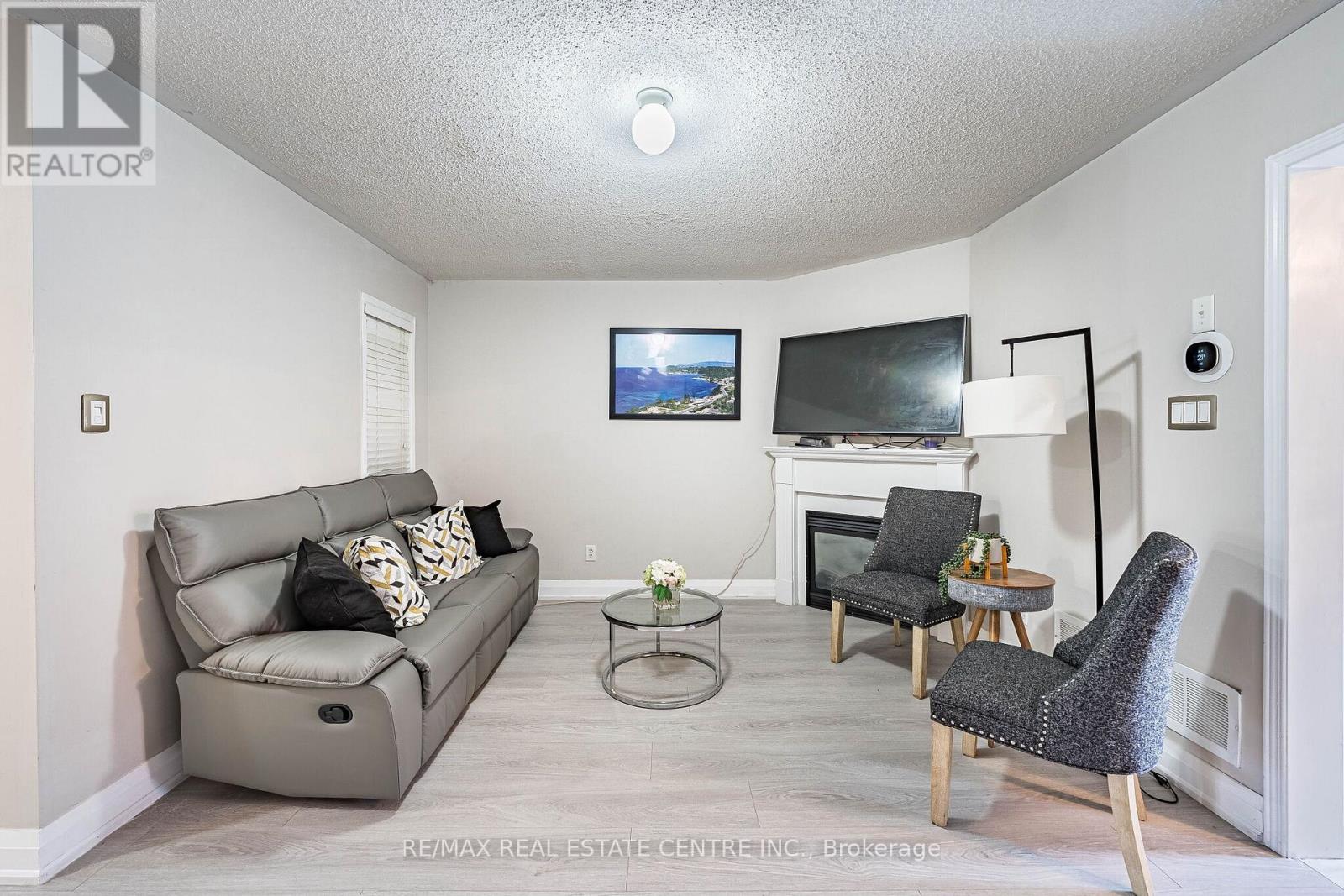 22 Tanasi Road, Brampton, Ontario  L6X 0K4 - Photo 3 - W12968884