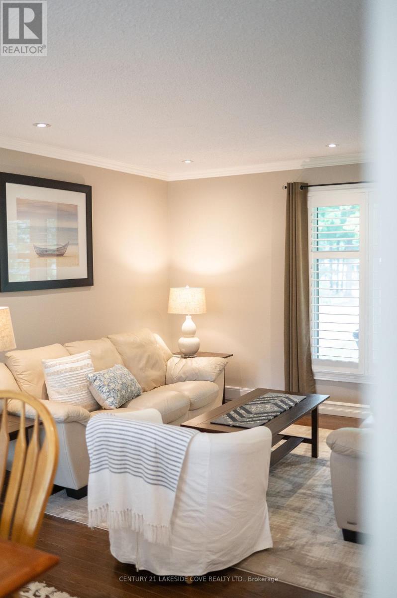 27 Thicketwood Place, Ramara (Brechin), Ontario  L0K 1B0 - Photo 5 - S13020894