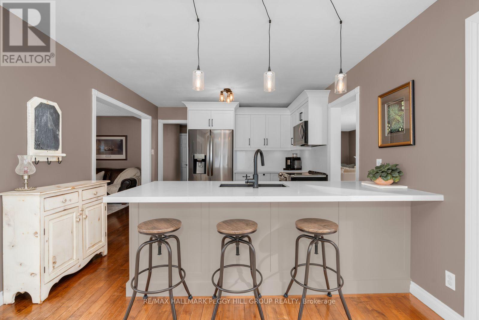 5 Campbell Court, Springwater (Hillsdale), Ontario  L0L 1V0 - Photo 5 - S13020964