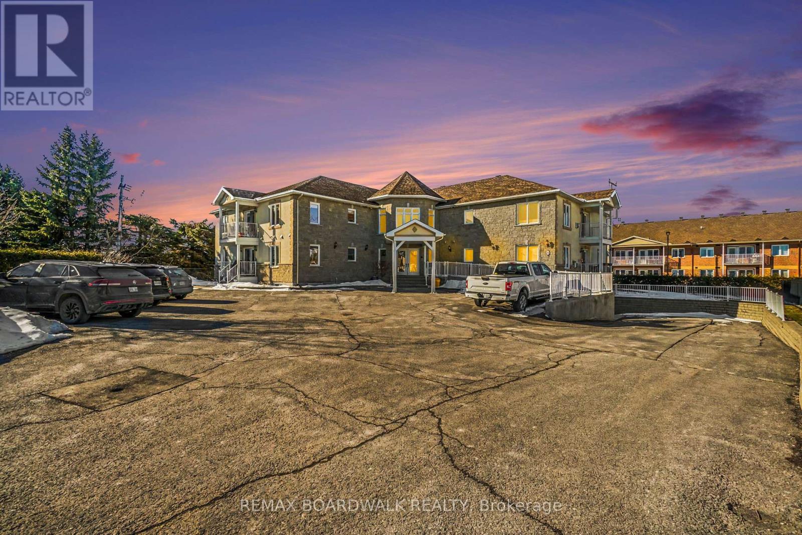 Unit 204 - 32 De La Croisee Street, Russell, Ontario  K0A 1W0 - Photo 3 - X12923130