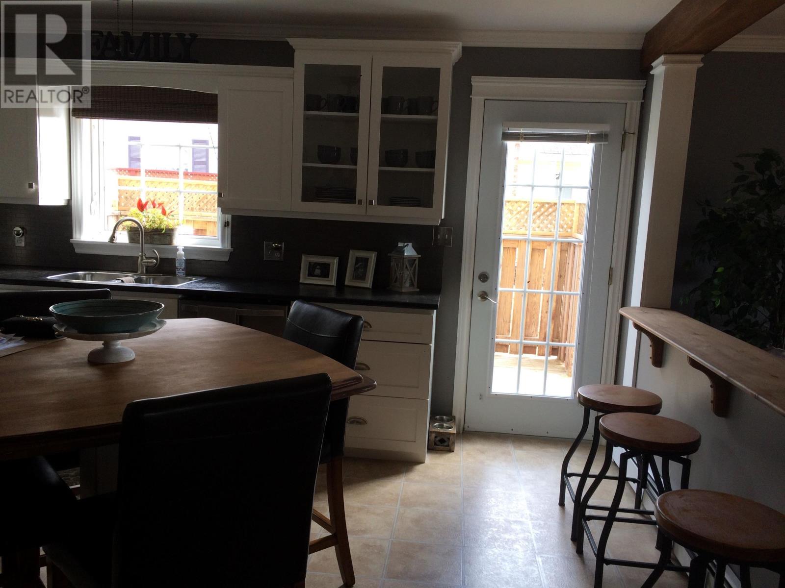 344 Shakespeare Drive, Stratford, Prince Edward Island  C1B 2W1 - Photo 6 - 202608016