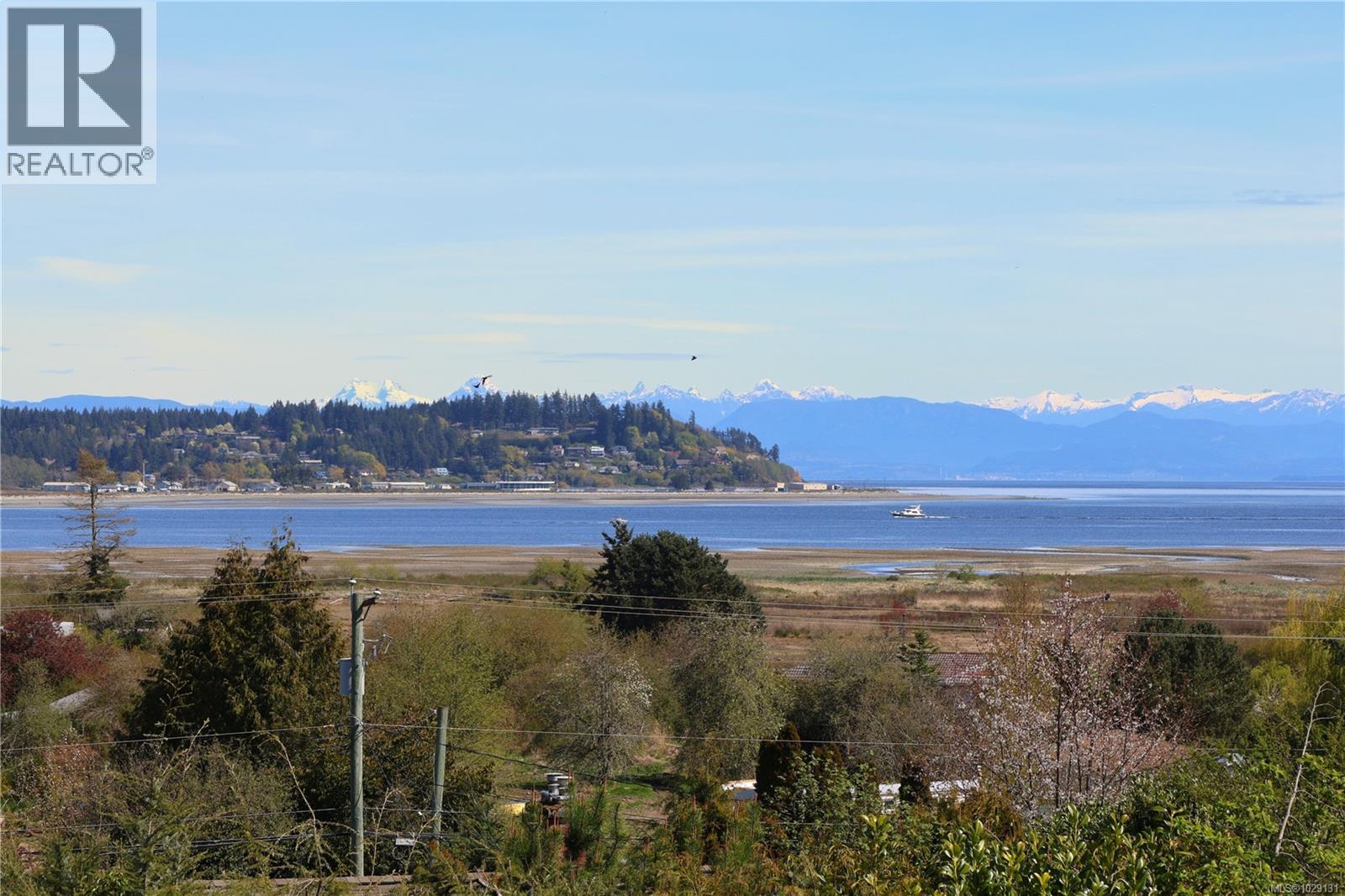 3800 Laurel Dr, Royston, British Columbia