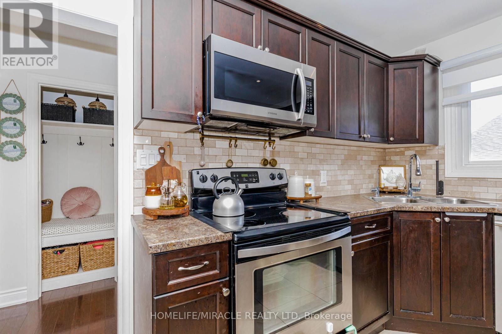 403 Delrex Boulevard, Halton Hills, Ontario  L7G 4H8 - Photo 12 - W13020282