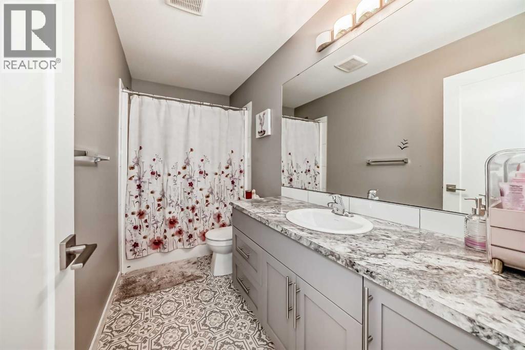 99 Livingston Close, Red Deer, Alberta  T4R 0J9 - Photo 18 - A2301335