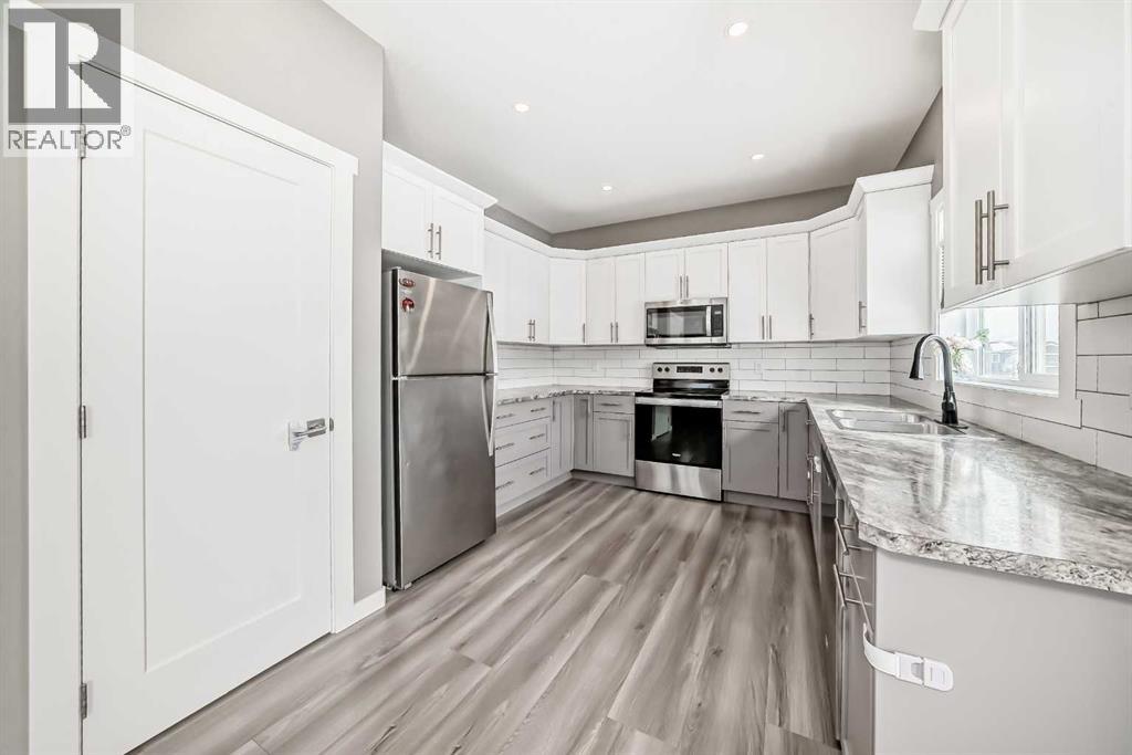 99 Livingston Close, Red Deer, Alberta  T4R 0J9 - Photo 3 - A2301335