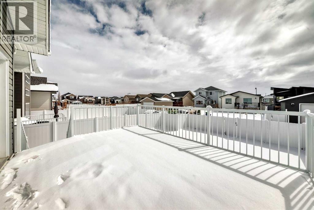 99 Livingston Close, Red Deer, Alberta  T4R 0J9 - Photo 8 - A2301335