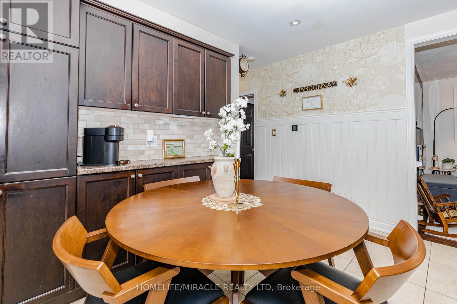 403 Delrex Boulevard, Halton Hills, Ontario  L7G 4H8 - Photo 19 - W13020282