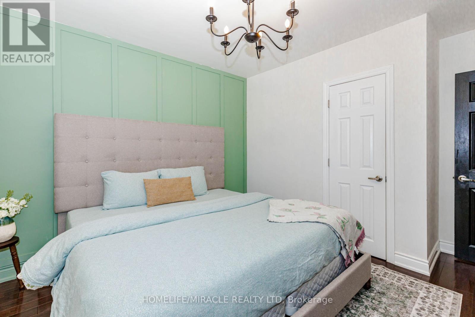 403 Delrex Boulevard, Halton Hills, Ontario  L7G 4H8 - Photo 20 - W13020282