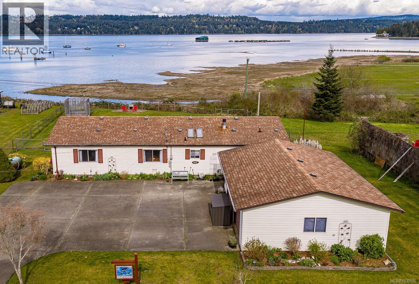 7442 Yake Rd, Fanny Bay, British Columbia  V0R 1W0 - Photo 2 - 1032556