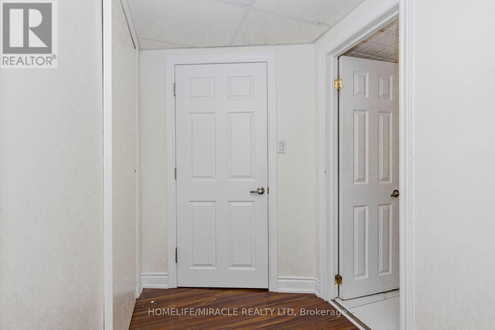 403 Delrex Boulevard, Halton Hills, Ontario  L7G 4H8 - Photo 38 - W13020282