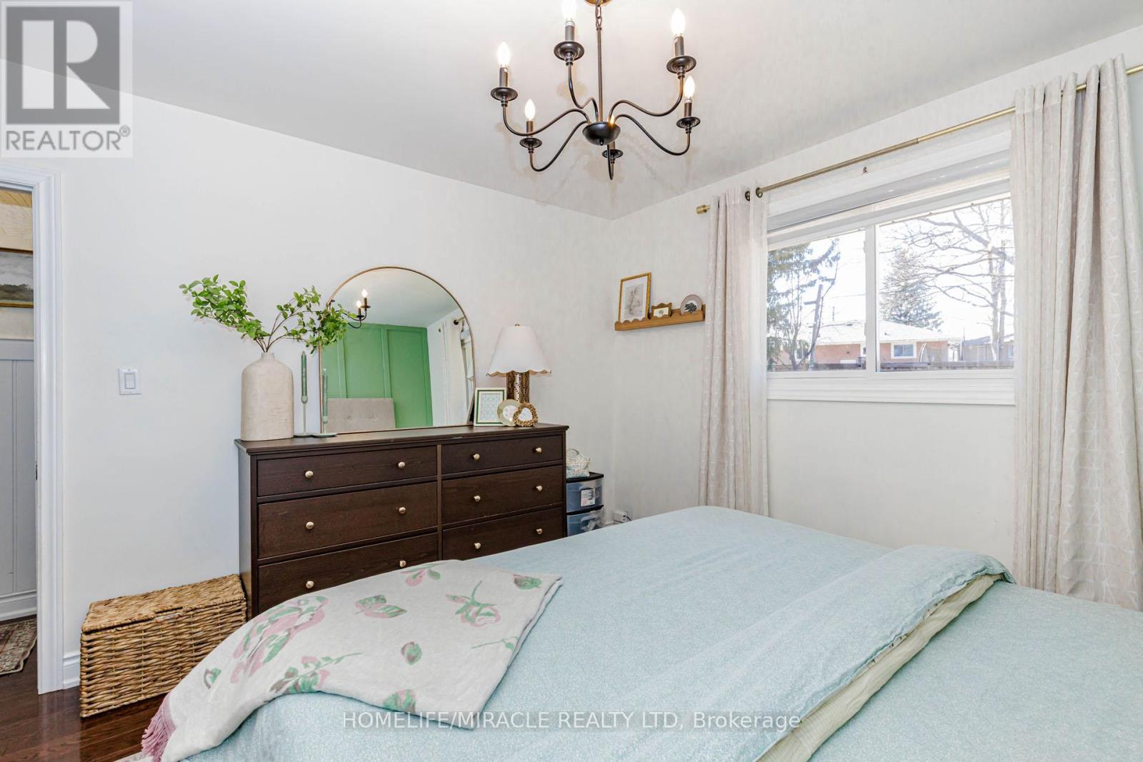 403 Delrex Boulevard, Halton Hills, Ontario  L7G 4H8 - Photo 21 - W13020282