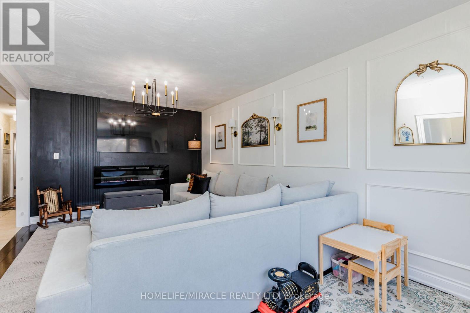 403 Delrex Boulevard, Halton Hills, Ontario  L7G 4H8 - Photo 6 - W13020282