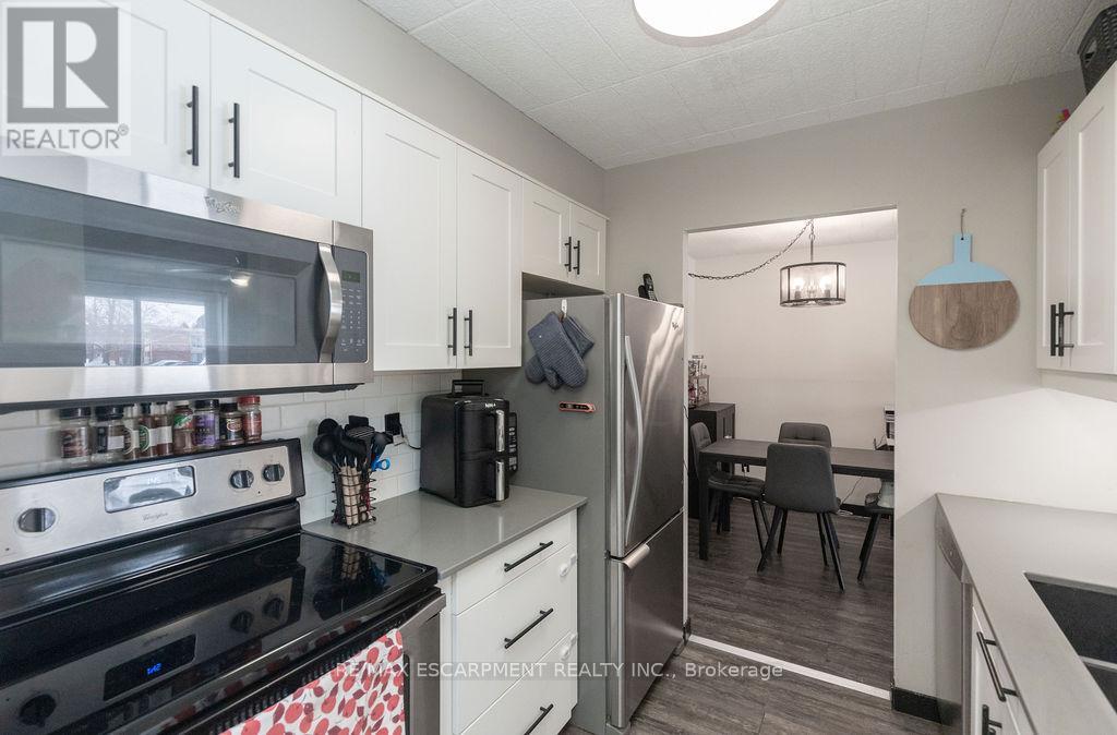 110 - 71 Vanier Drive, Kitchener, Ontario  N2C 1J4 - Photo 8 - X12801274