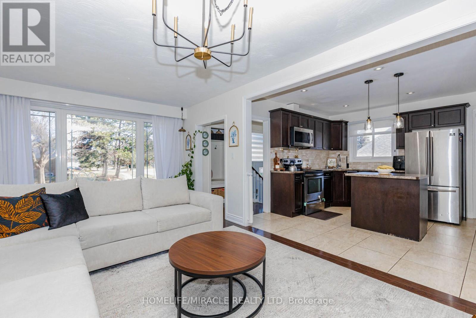 403 Delrex Boulevard, Halton Hills, Ontario  L7G 4H8 - Photo 8 - W13020282