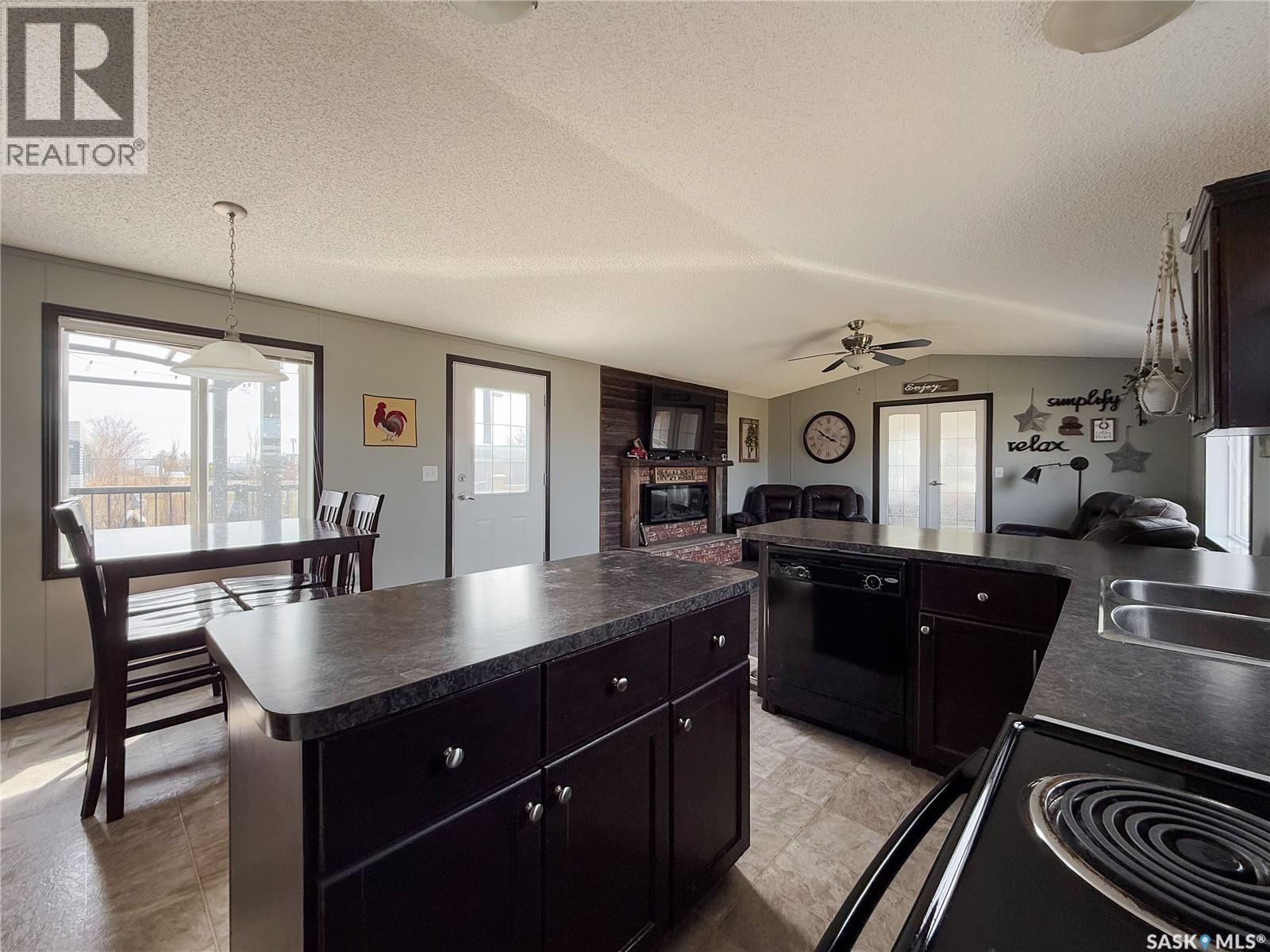 306 2nd Avenue W, Climax, Saskatchewan  S0N 0A7 - Photo 15 - SK033411