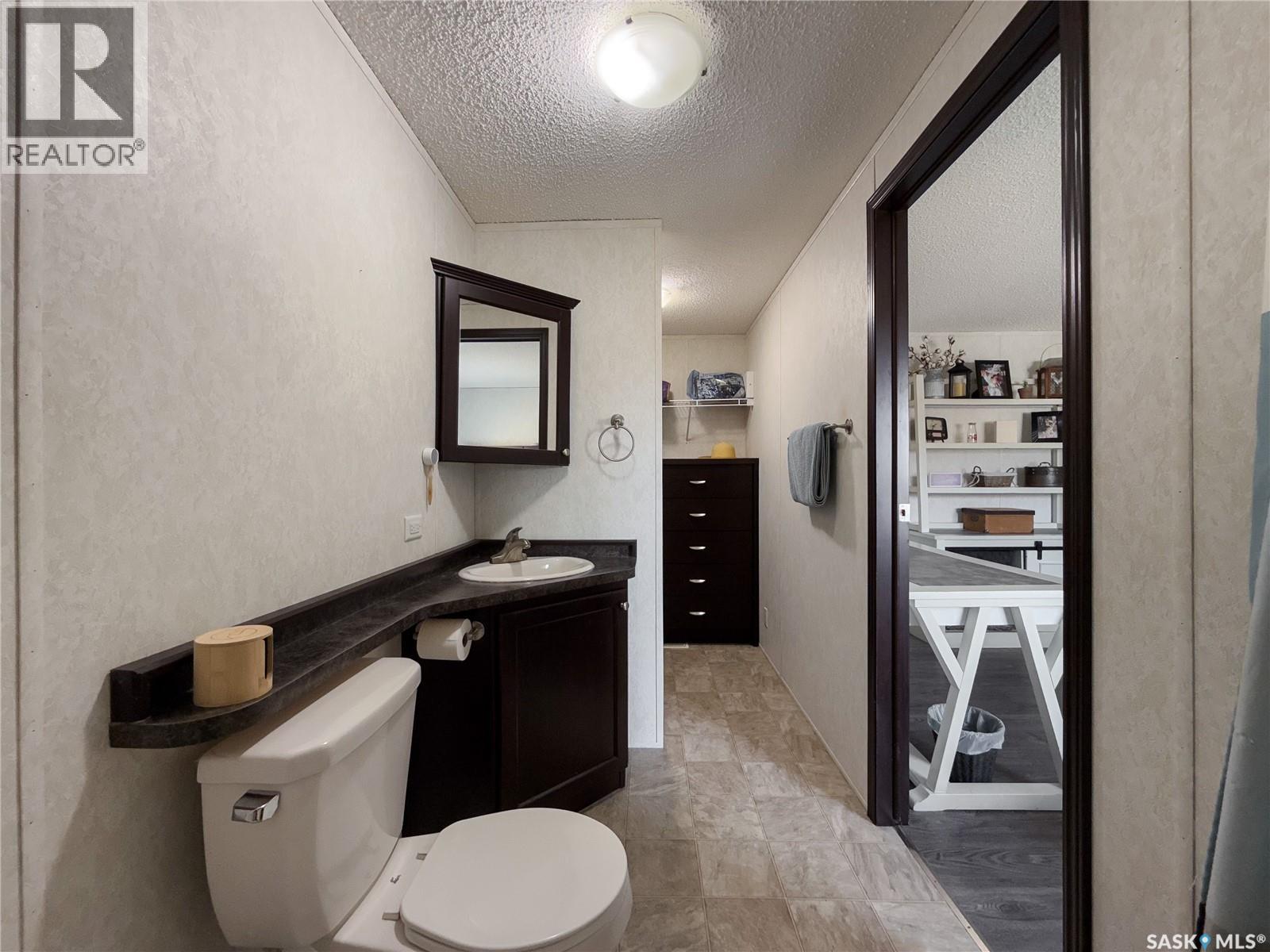 306 2nd Avenue W, Climax, Saskatchewan  S0N 0A7 - Photo 28 - SK033411