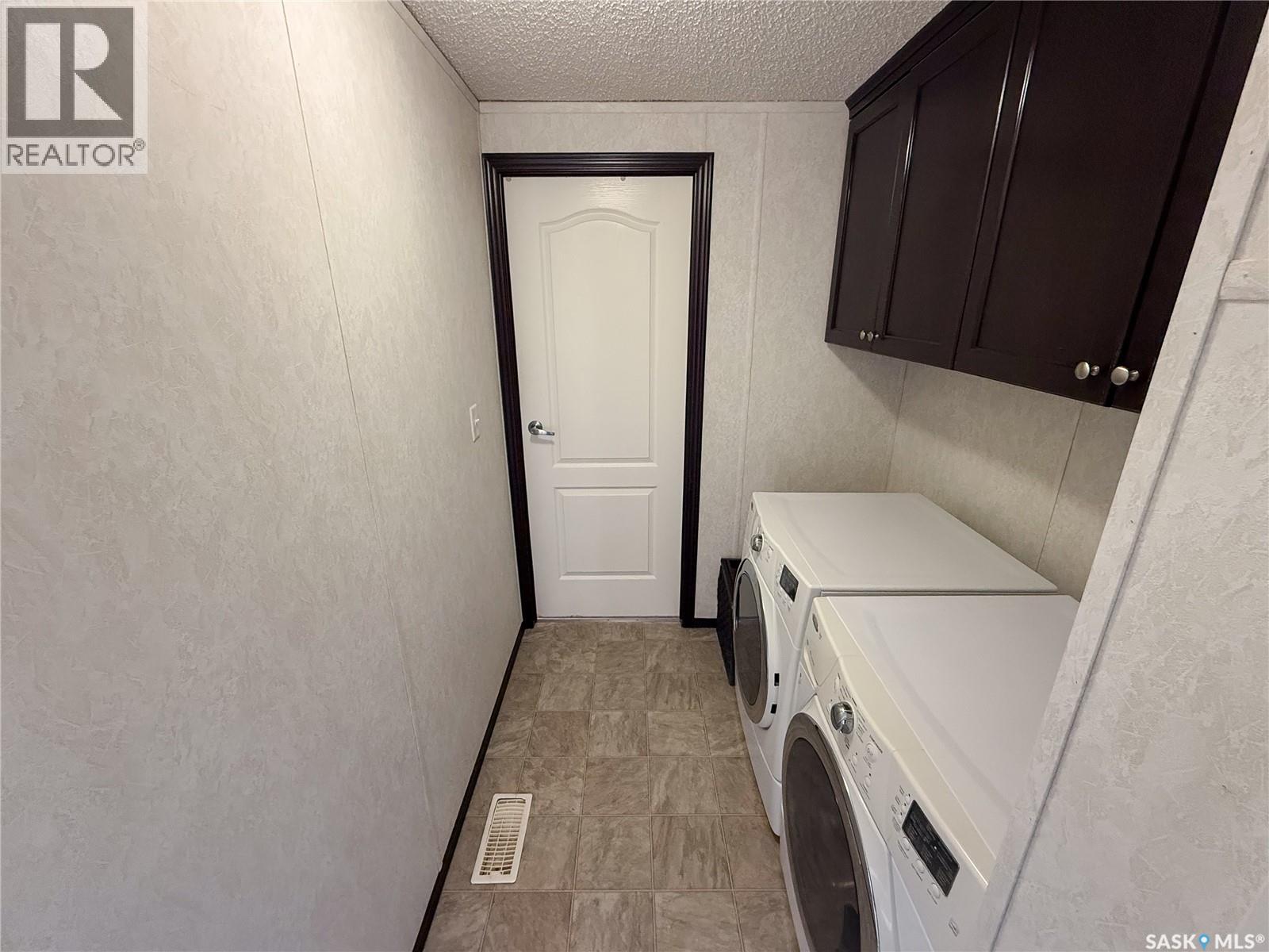 306 2nd Avenue W, Climax, Saskatchewan  S0N 0A7 - Photo 29 - SK033411