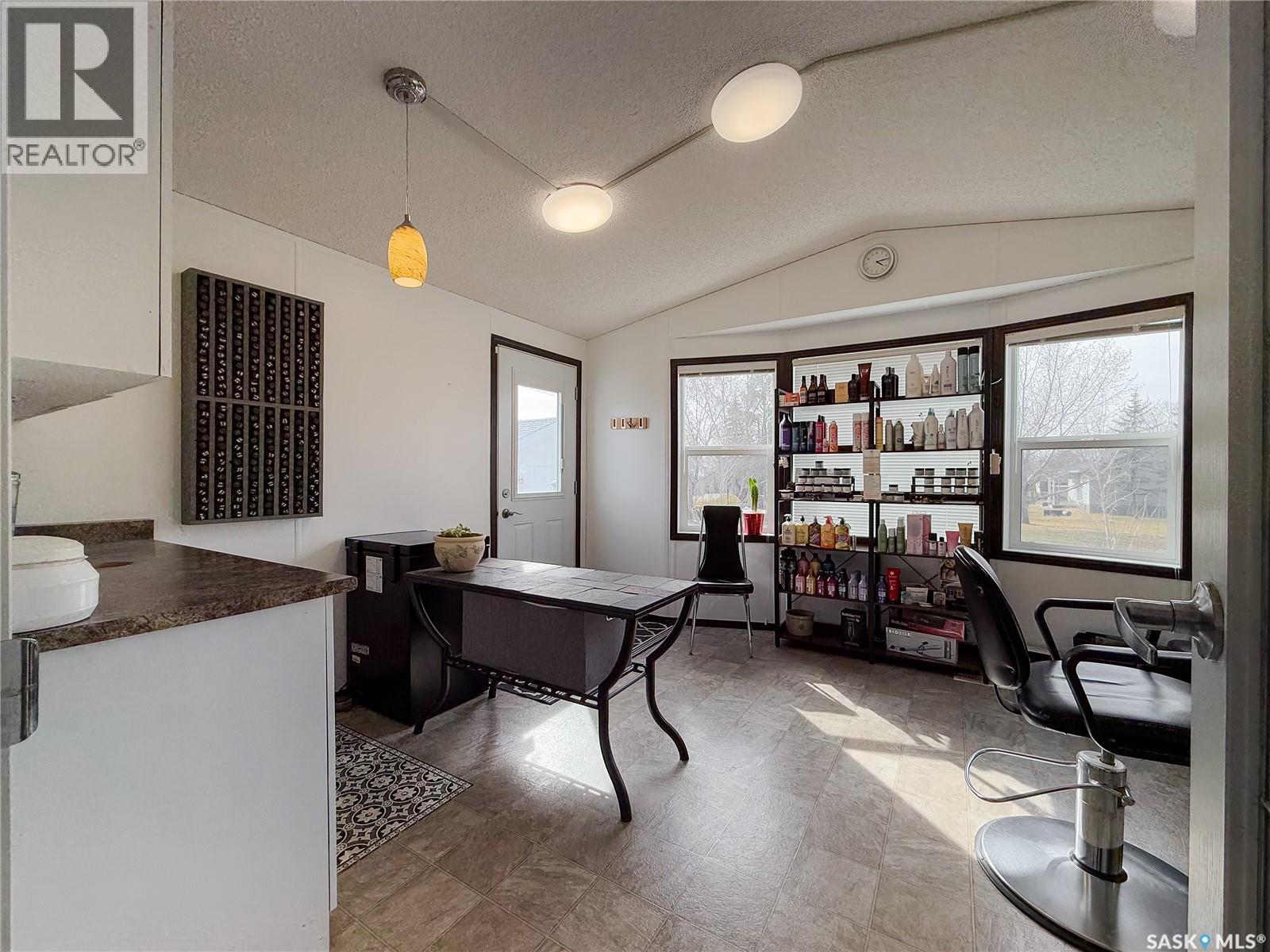 306 2nd Avenue W, Climax, Saskatchewan  S0N 0A7 - Photo 30 - SK033411