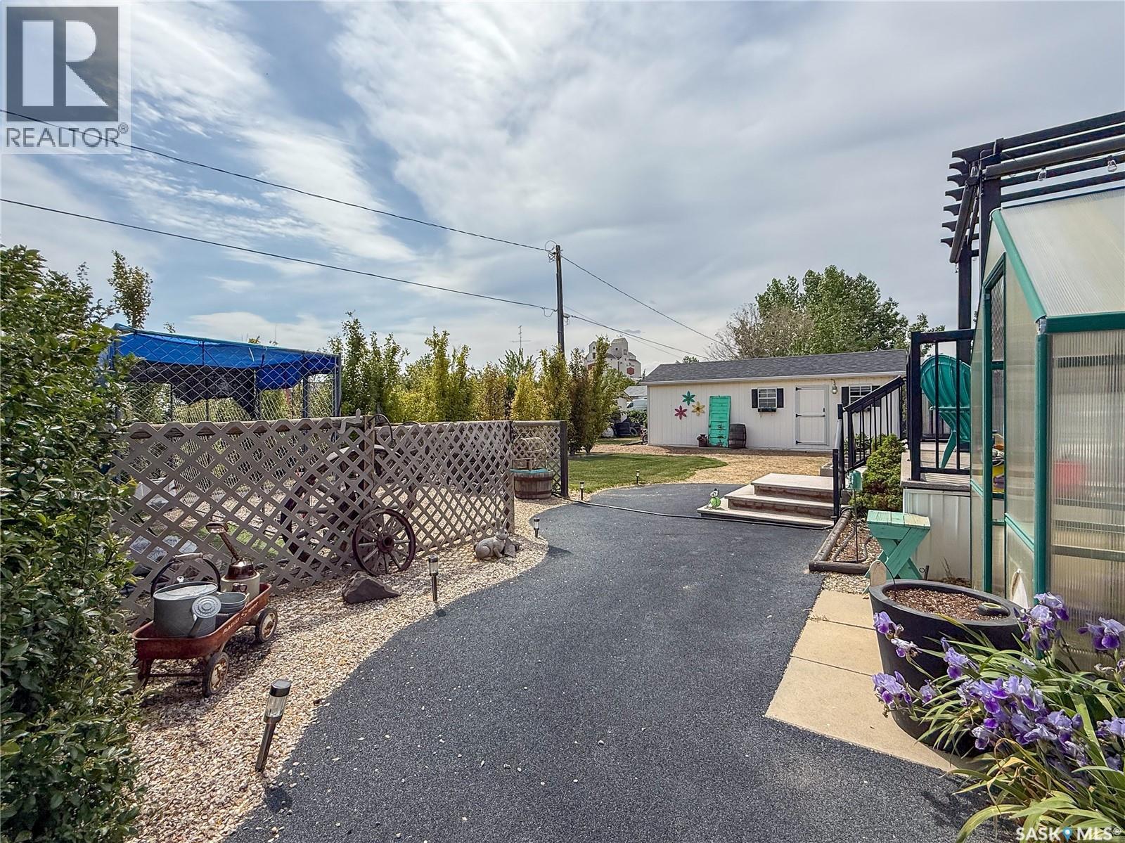 306 2nd Avenue W, Climax, Saskatchewan  S0N 0A7 - Photo 36 - SK033411