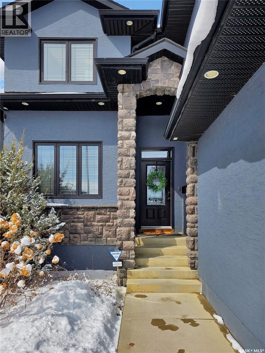 112 Kinsmen Crescent, Martensville, Saskatchewan  S0K 0A2 - Photo 2 - SK033405