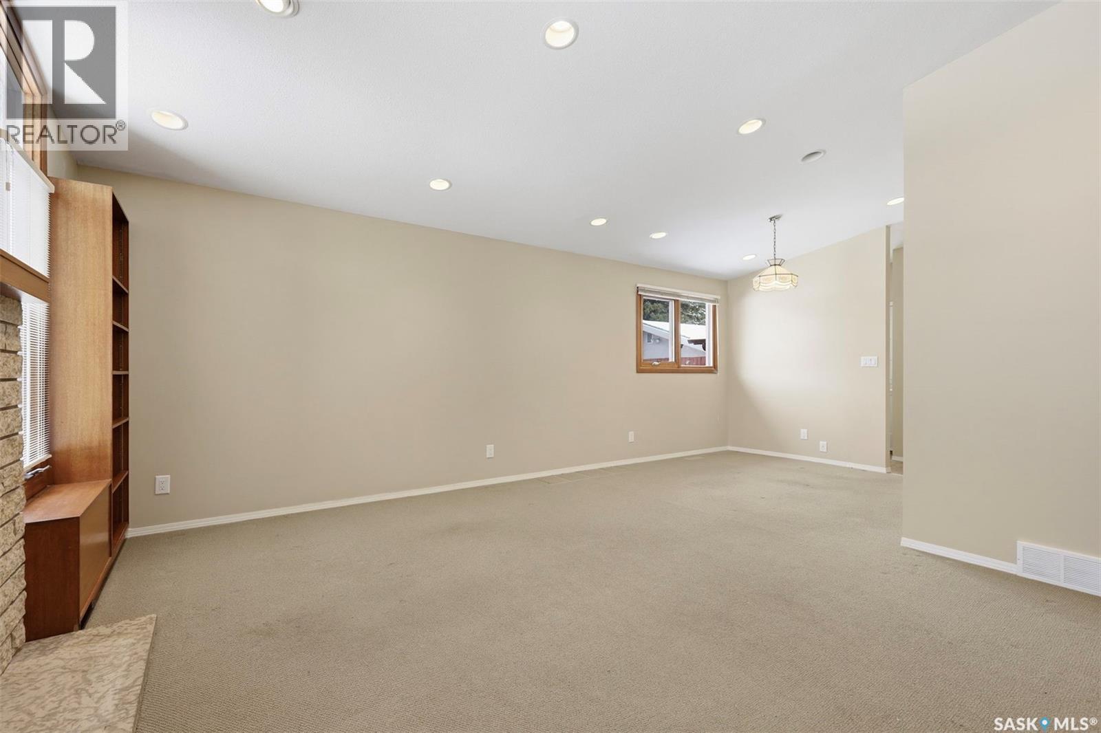 117 Mount Allison Crescent, Saskatoon, Saskatchewan  S7H 4A4 - Photo 11 - SK033398