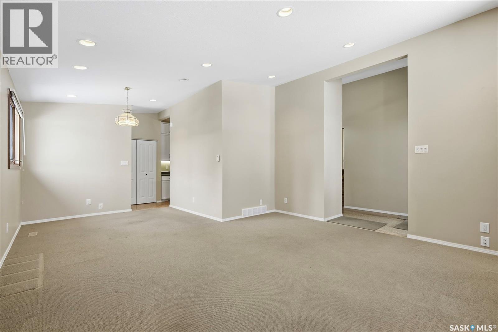 117 Mount Allison Crescent, Saskatoon, Saskatchewan  S7H 4A4 - Photo 12 - SK033398