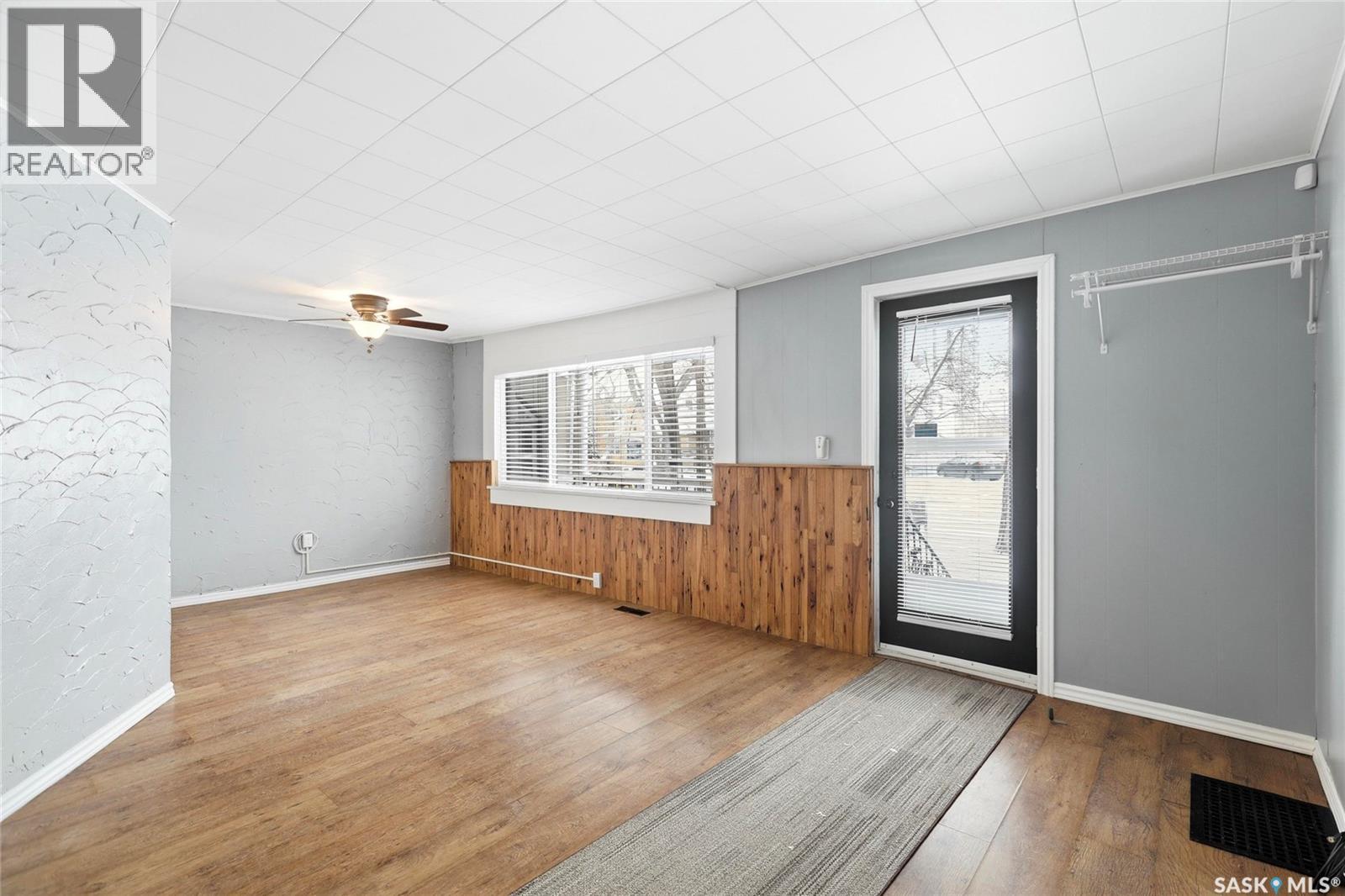 2323 Osler Street, Regina, Saskatchewan  S4P 1X2 - Photo 3 - SK033397