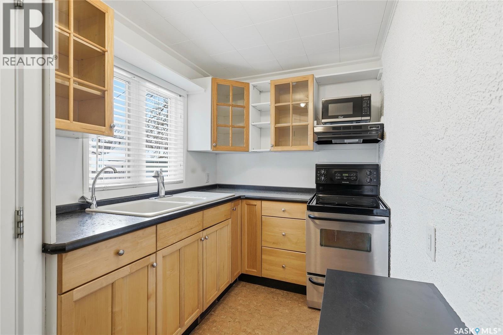 2323 Osler Street, Regina, Saskatchewan  S4P 1X2 - Photo 9 - SK033397