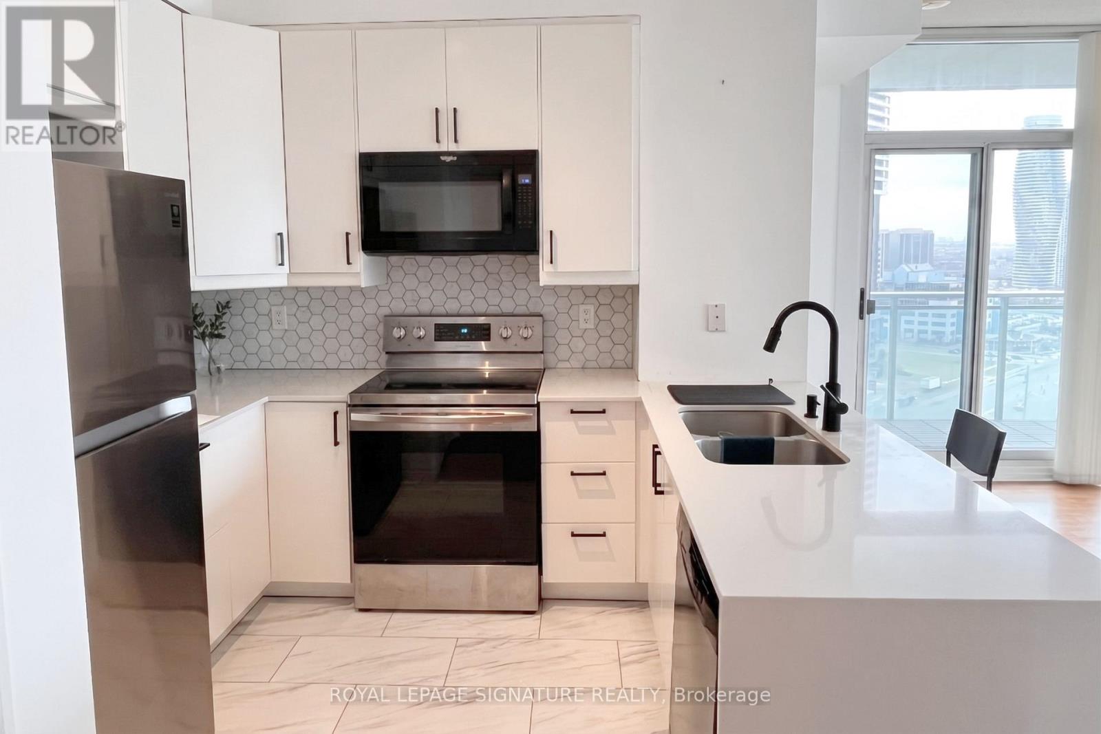 1602 - 220 Burnhamthorpe Road W, Mississauga, Ontario  L4Z 2Y8 - Photo 3 - W13020760