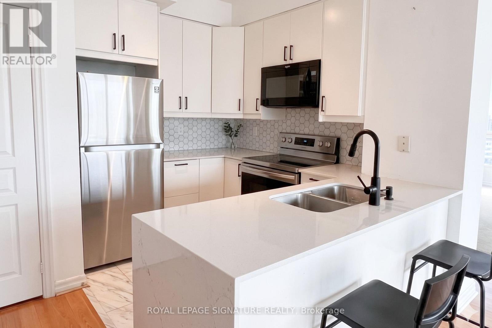 1602 - 220 Burnhamthorpe Road W, Mississauga, Ontario  L4Z 2Y8 - Photo 4 - W13020760