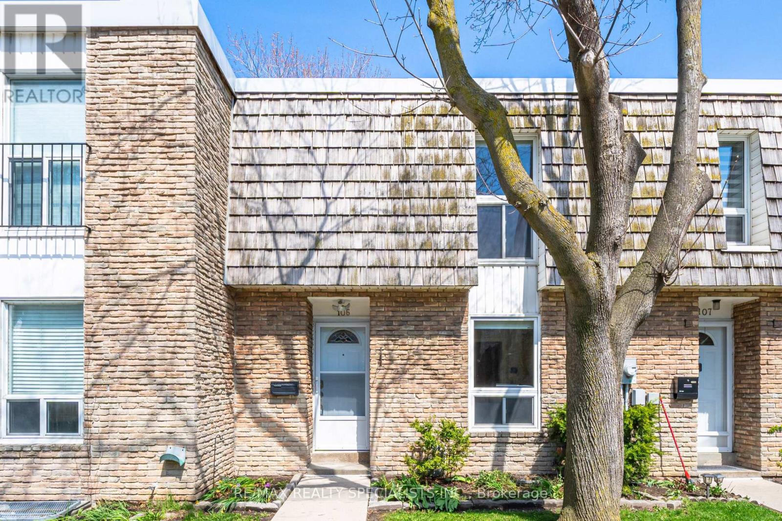 106 - 701 BURNHAMTHORPE ROAD, Toronto, Ontario