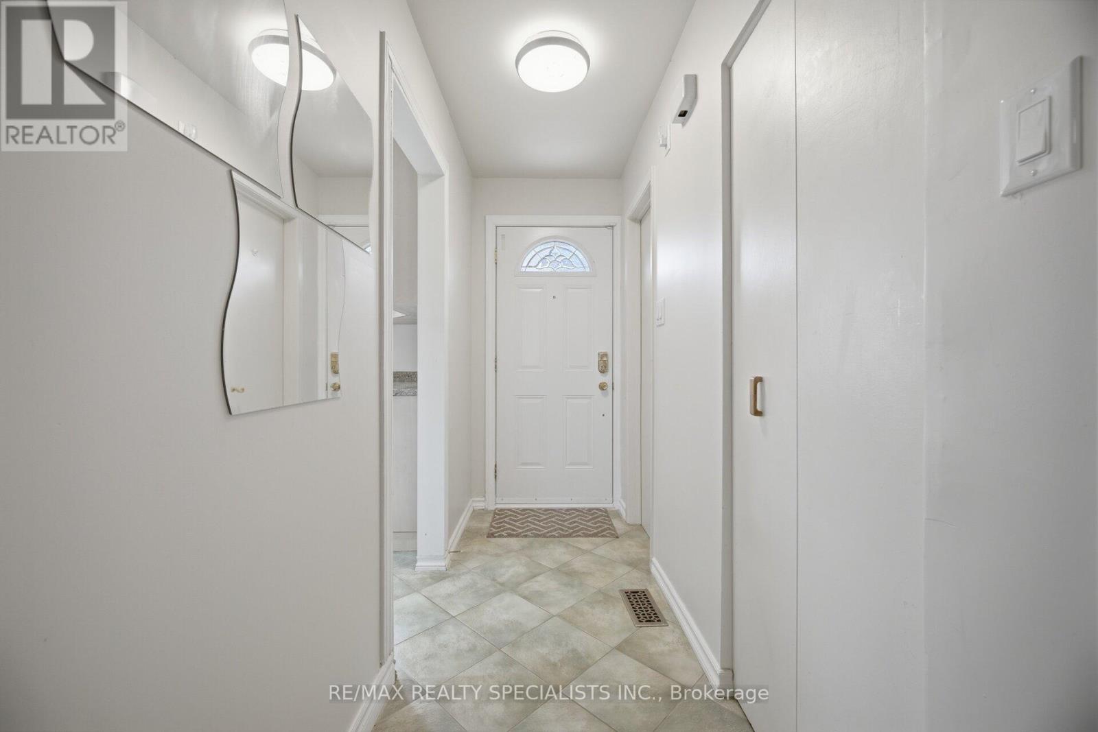 106 - 701 Burnhamthorpe Road, Toronto, Ontario  M9C 2Z6 - Photo 6 - W13020800