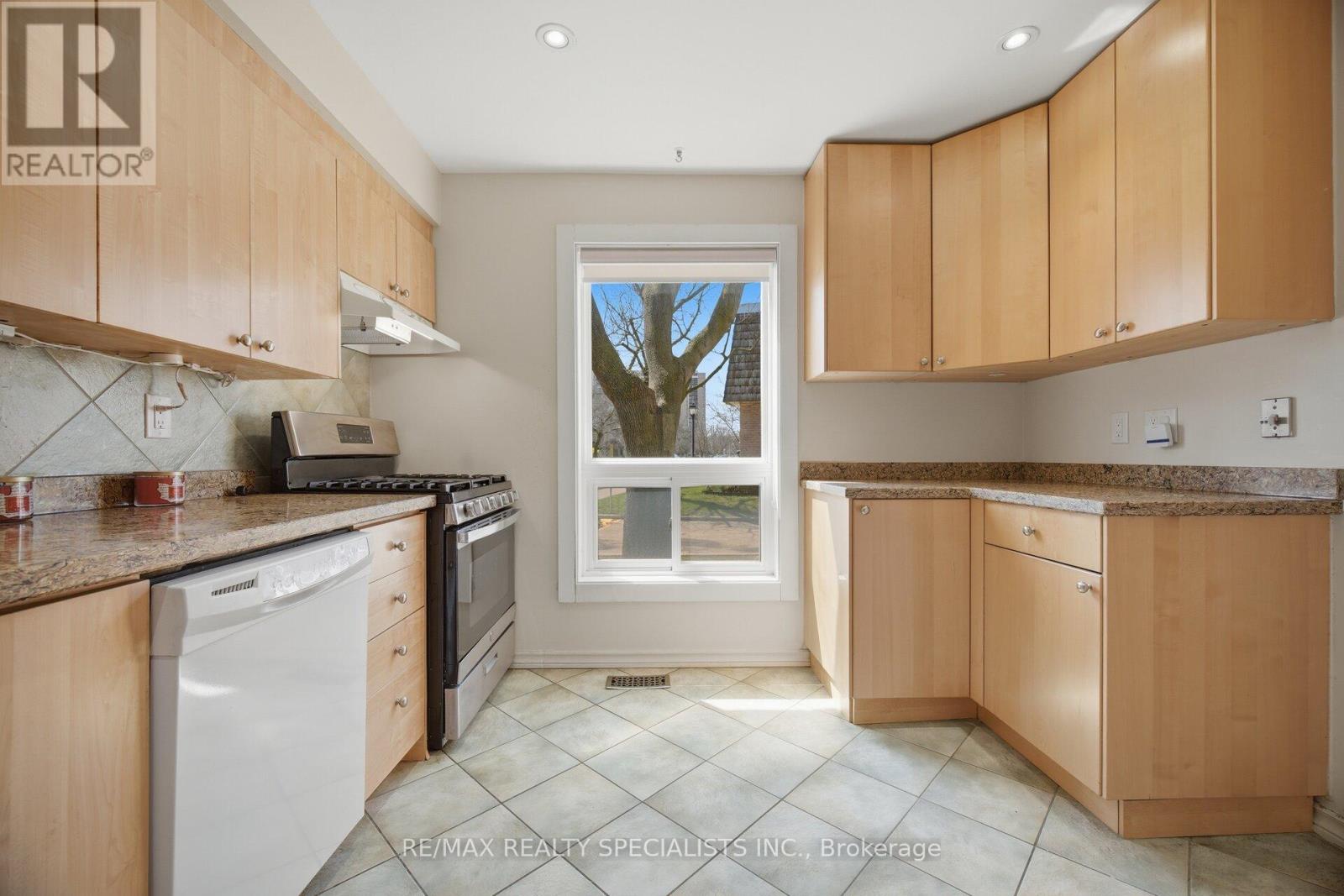 106 - 701 Burnhamthorpe Road, Toronto, Ontario  M9C 2Z6 - Photo 9 - W13020800