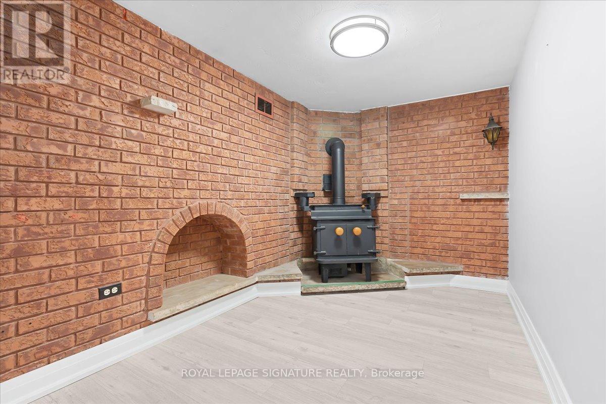 90a Bicknell Avenue, Toronto, Ontario  M6M 4G7 - Photo 19 - W13020838