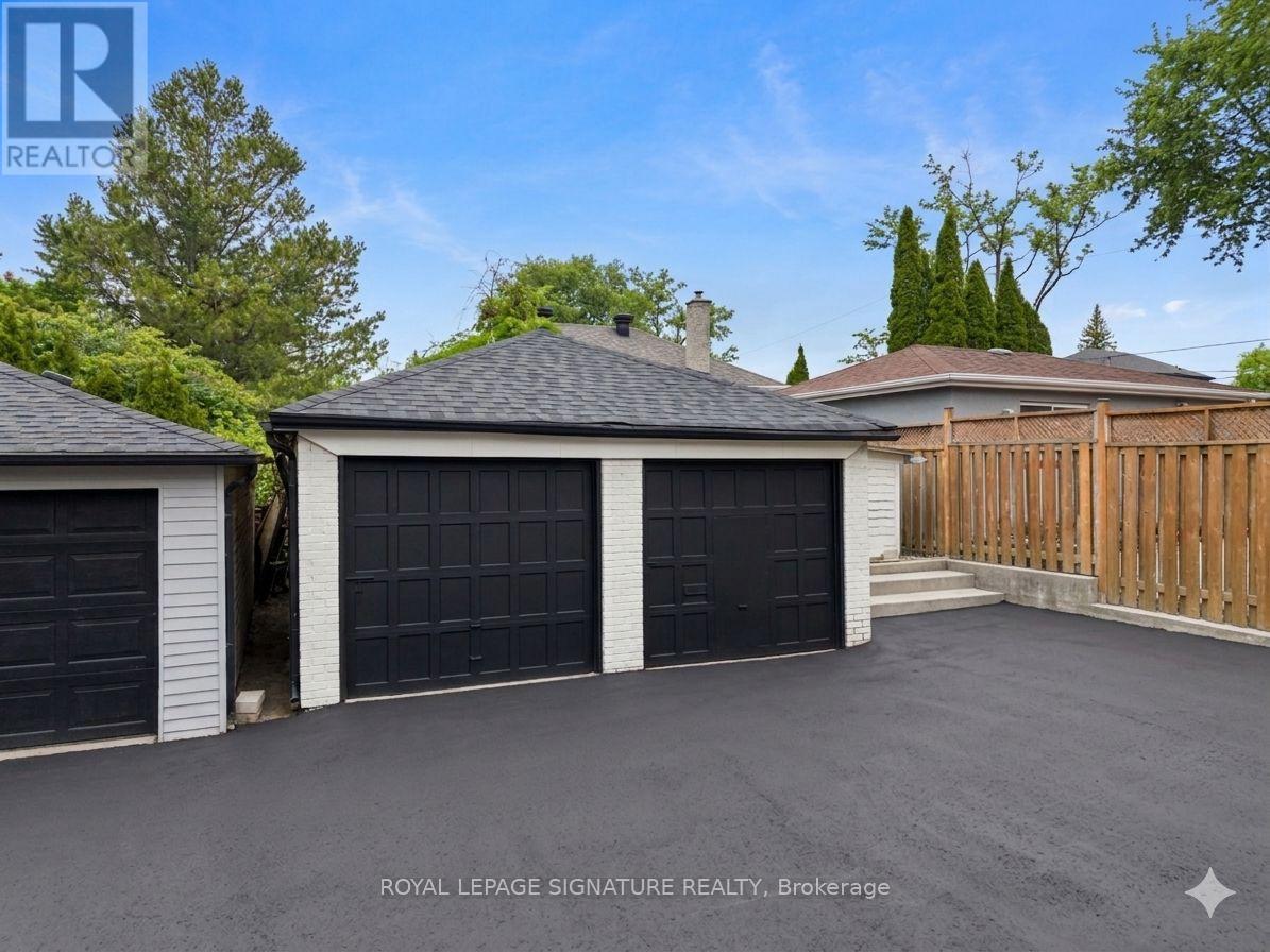 90a Bicknell Avenue, Toronto, Ontario  M6M 4G7 - Photo 28 - W13020838