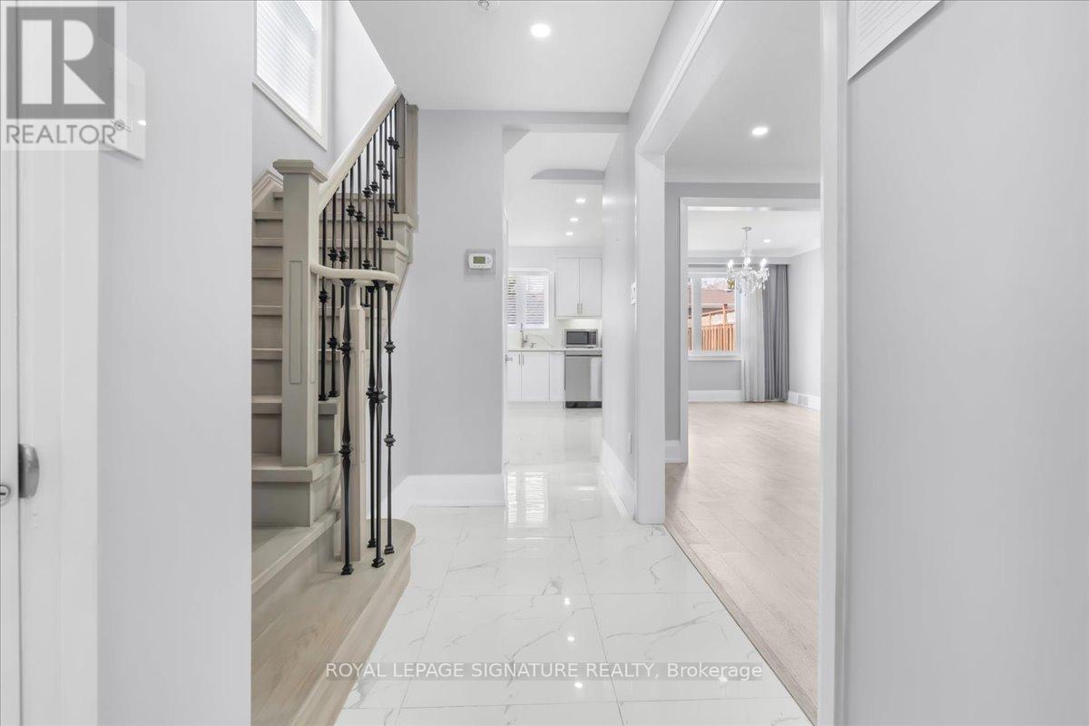 90a Bicknell Avenue, Toronto, Ontario  M6M 4G7 - Photo 3 - W13020838