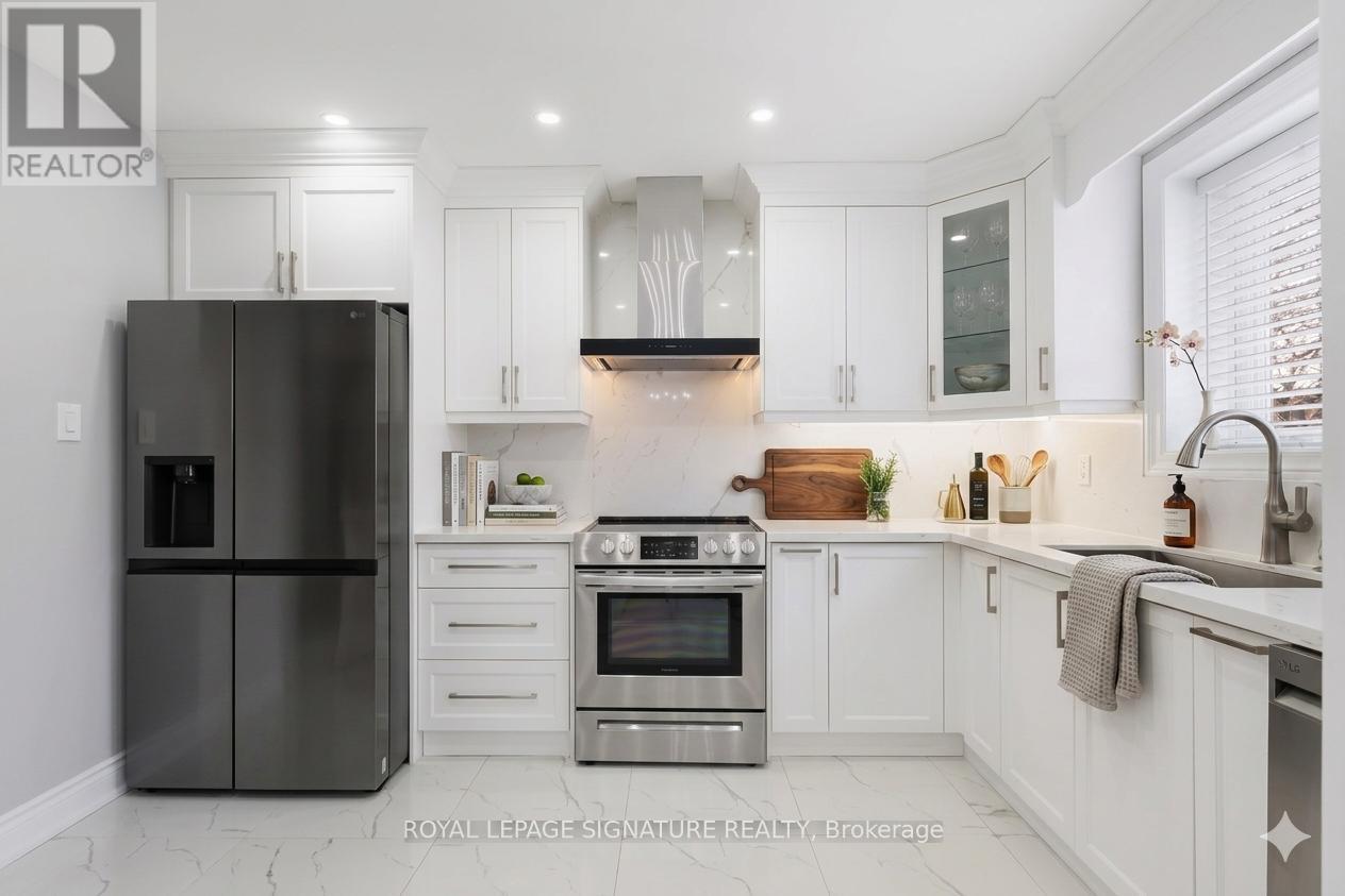 90a Bicknell Avenue, Toronto, Ontario  M6M 4G7 - Photo 8 - W13020838