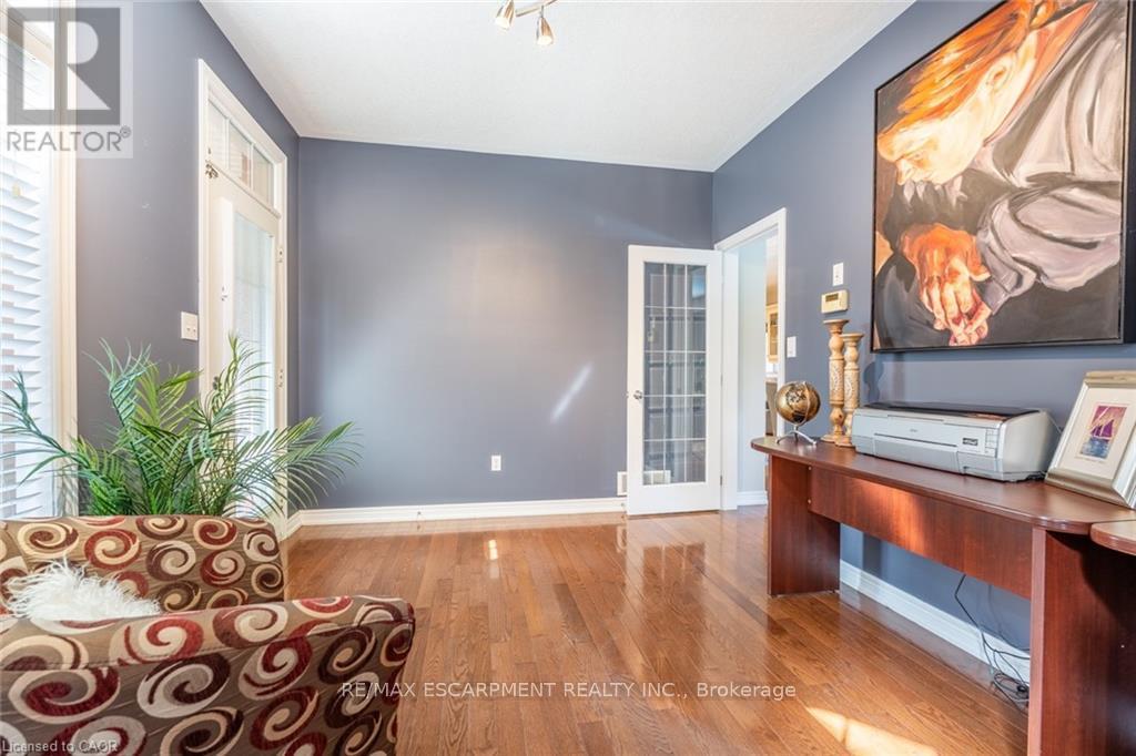 2338 Norland Drive, Burlington, Ontario  L7L 7E6 - Photo 14 - W13020902