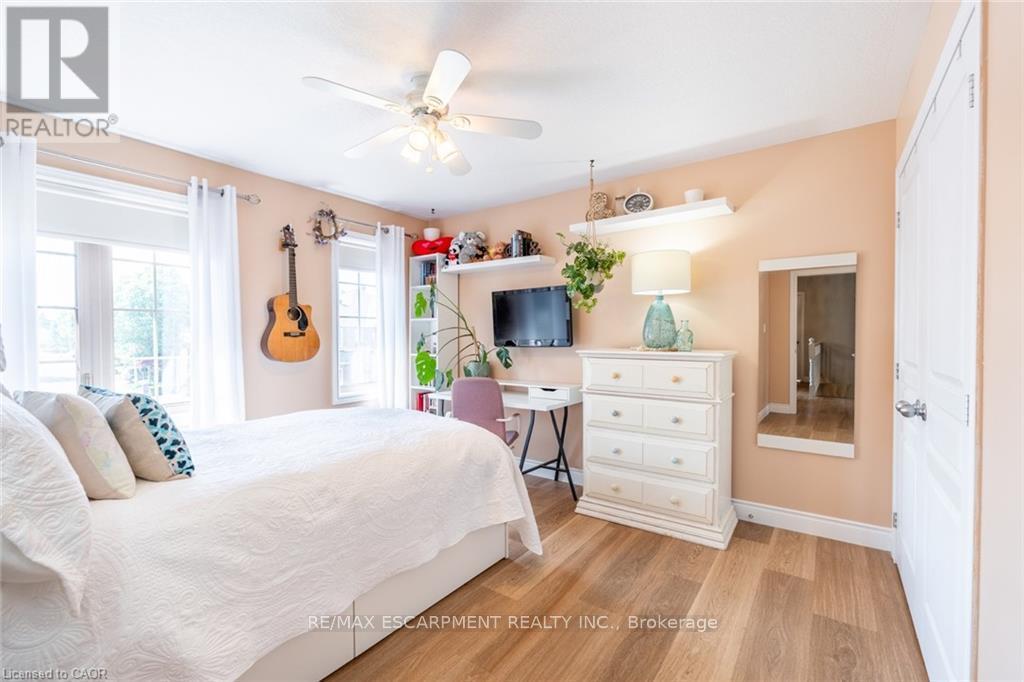 2338 Norland Drive, Burlington, Ontario  L7L 7E6 - Photo 25 - W13020902