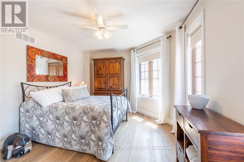 2338 Norland Drive, Burlington, Ontario  L7L 7E6 - Photo 27 - W13020902