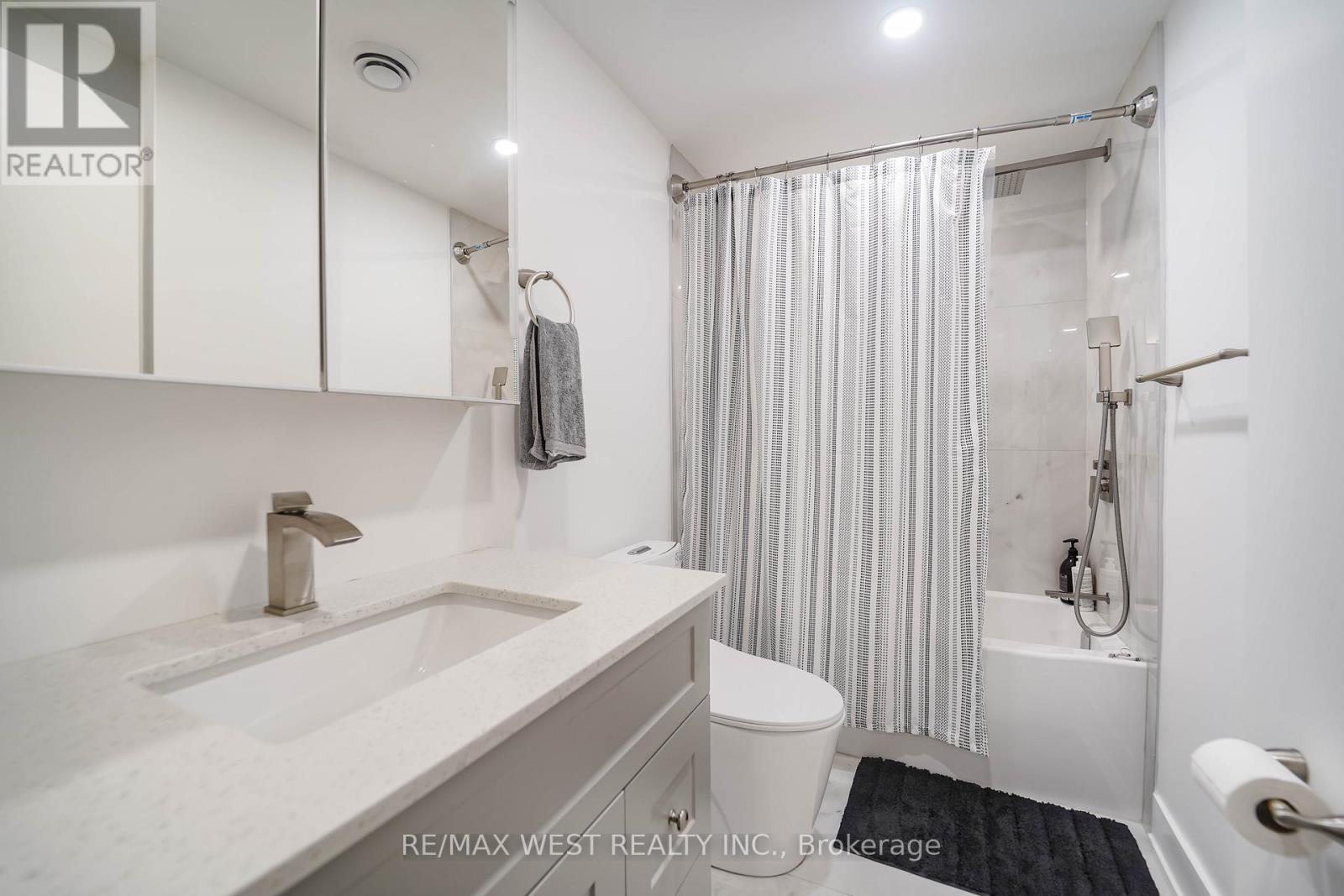 4296 Claypine Rise, Mississauga, Ontario  L4W 2G6 - Photo 17 - W13020932