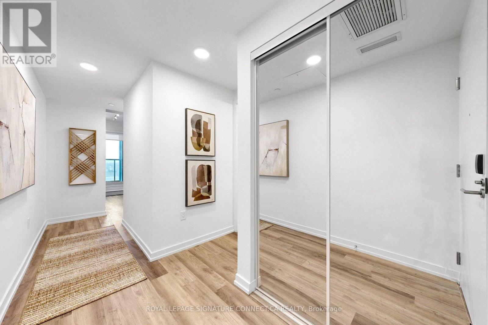 208 - 6 Chartwell Road, Toronto, Ontario  M8Z 0H2 - Photo 3 - W13020974