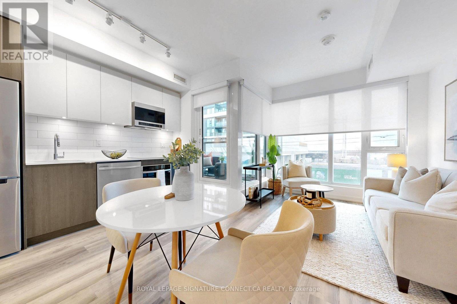 208 - 6 Chartwell Road, Toronto, Ontario  M8Z 0H2 - Photo 4 - W13020974